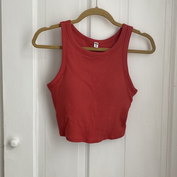 Uniqlo | Ribbed Cropped Sleeveless Bra Tank - Picture 2 of 4
